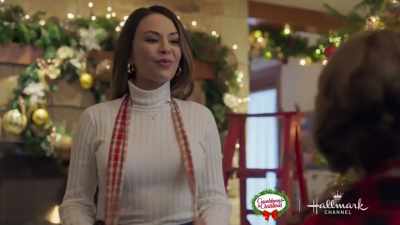 Ok, what do you think?
A boa or suspenders? - Coyote Creek Christmas