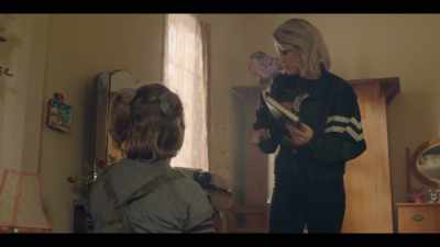 - OK, this woman is damaged.
[CELL PHONE CHIMES] - Mystic