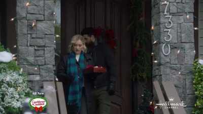 Ok, you're gonna need to help me
down these stairs, - A Very Merry Bridesmaid