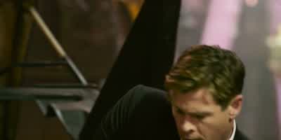 Okay... accelerator, brake. - Men in Black: International
