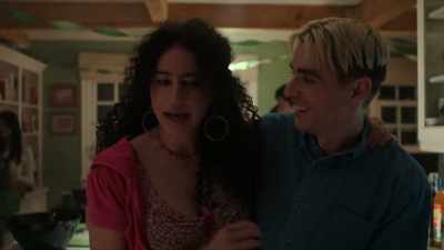 - Okay. All right. All right.
- All right. [chuckles] Yeah. - The Afterparty