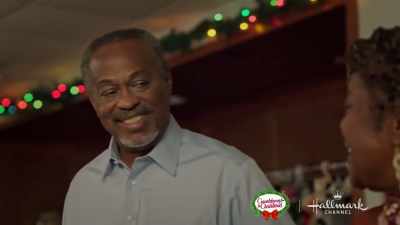 Okay, all right, let's do it. - Christmas in Harmony