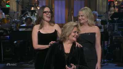 ‫Okay.
‫All right.
‫Let's take another question. - SNL50: The Anniversary Special