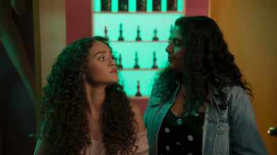 Okay. Annie, let's just
take a deep breath and calm down - American Pie Presents: Girls' Rules