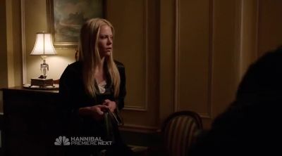 Okay, answer the door. - Grimm