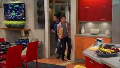 Okay, be really quiet. - Lab Rats