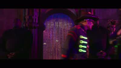 Okay, Bubble, get off me. - Valerian and the City of a Thousand Planets