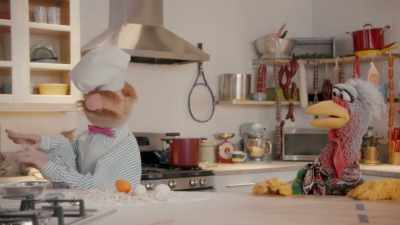 -Okay.
-(CHICKEN CLUCKING) - Muppets Now