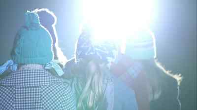 Okay, children, walk into the light.
Do as I say. - Torchwood