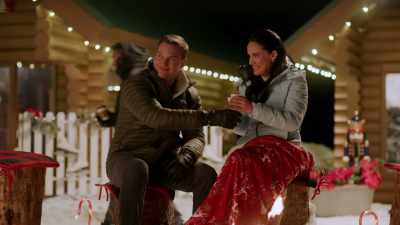 - Okay.
[chuckles] - A Sprinkle of Christmas