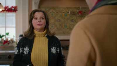 Okay. [chuckles] - A Royal Christmas Holiday