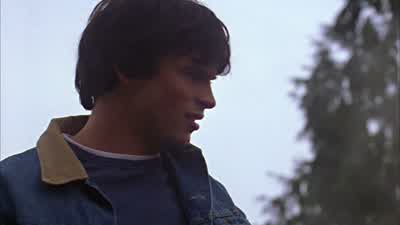 Okay! - Clark, are you pushing? - Yeah! - Smallville