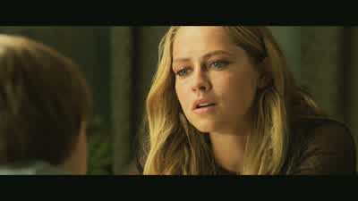 Okay. Come with me. - Lights Out