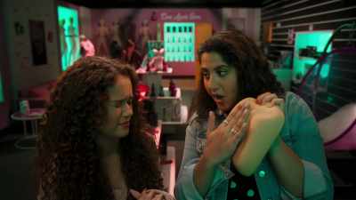 Okay, do you like this, - American Pie Presents: Girls' Rules