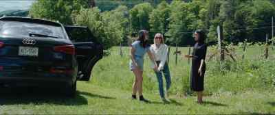 - Okay, don't swing it.
- Oh my God, - Killington