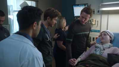 - Okay.
- Don't worry. - The Resident
