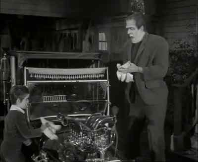 Okay, Eddie, I think we're ready
for another compression check. - The Munsters