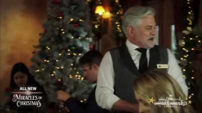 Okay, everyone, who needs
help with their glue gun? - Meet Me at Christmas