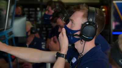 Okay, George,
that's the flag, so go in lap. - Formula 1: Drive to Survive