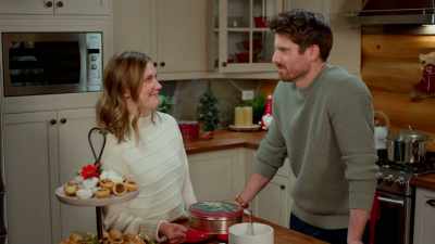 Okay, Good night, then. Night. - Coupled Up for Christmas