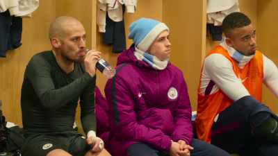 -Okay, guys?
-[clapping] - All or Nothing: Manchester City