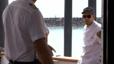 Okay, guys, laundry, get sorted, - Below Deck Down Under