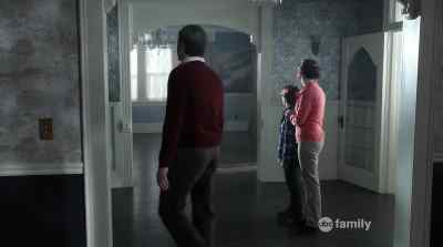 Okay, guys. Welcome home. - Home Alone: The Holiday Heist