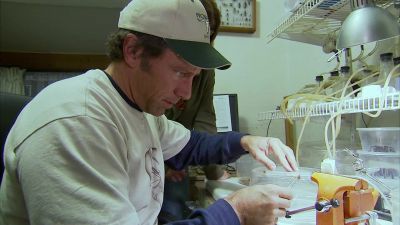 OKAY, HERE COMES
THE JUICE, BUDDY. - Dirty Jobs
