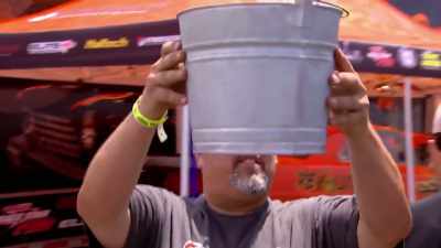 Okay, here we go. I'mma
hold it up high as we can. - Street Outlaws No Prep Kings Team Attack