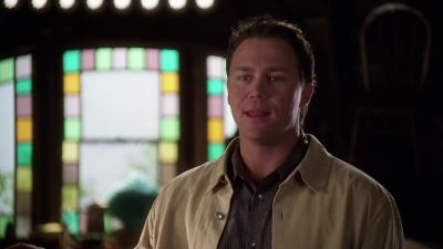 - Okay, he's cracked.
- Absolutely. - Charmed