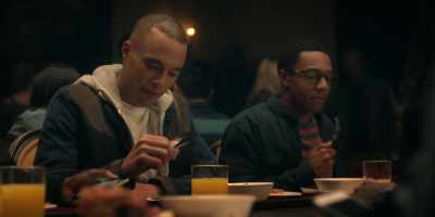 - Okay?
- Hey, everyone on Yik Yak's - Dear White People