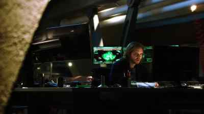 Okay. Hold the ultrasound steady. - Nikita