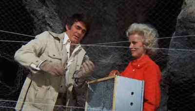 Okay, honey. I think we got enough.
- Oh, all right. - Night of the Lepus