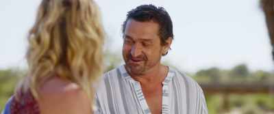 - Okay, how do I look?
- Let's go, just don't look that way. - Ibiza