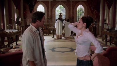 - Okay, I have to find Agent Brody.
- Why? - Charmed