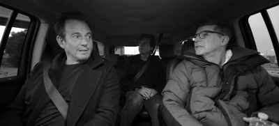 - Okay? I mean.
- So wake up,
have some coffee-- - SmartLess: On the Road