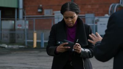 Okay, I need you to call 911. - Law & Order: Organized Crime