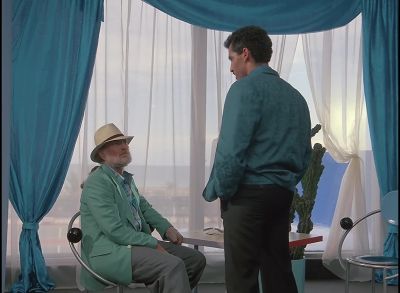 Okay, viejo.
Where's the briefcase? - Miami Vice