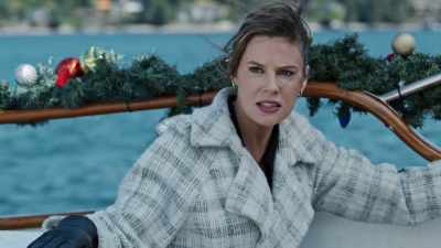 Okay, if I were you,
I'd, uh, I'd get back inside. - Navigating Christmas