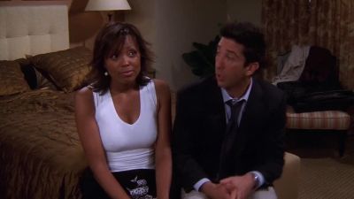 -Okay, I'll see you later.
-Okay! - Friends