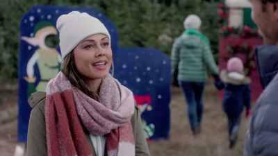Okay, I'm gonna let you
get back to work. - Christmas Unleashed