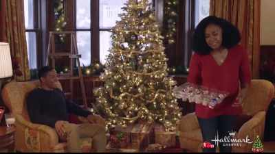Okay. I'm gonna put this away before we go. - A Majestic Christmas