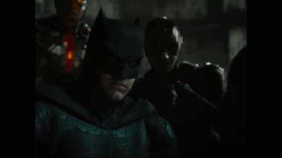 Okay, I'm guessing
that's the bad guy. - Zack Snyder's Justice League