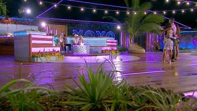 >> OKAY, ISLANDERS, IT'S NOW
TIME TO GIVE YOUR DECISIONS. - Love Island