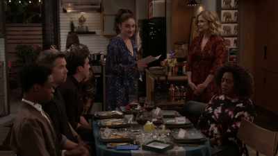 Okay, it's a small room.
I can hear you. - Call Your Mother