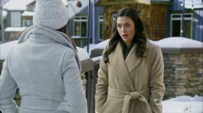 Okay, it's just nobody likes
to see their ex, that's it. - Love in Winterland