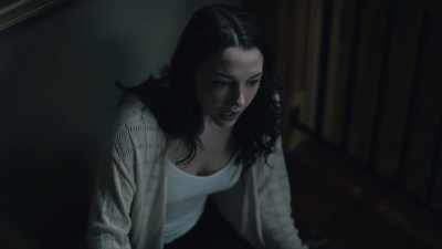 - Okay, keep her neck still.
- The dining room table. - Trapped in the Rocky Mountains