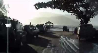Okay, keep on going.
Go up on the pier. - Bethany Hamilton: Unstoppable
