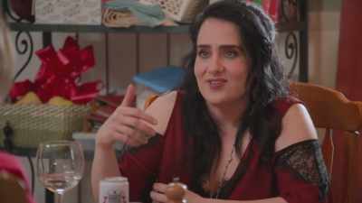 - Okay.
- Kelly, let me level with you. - Welcome to Flatch