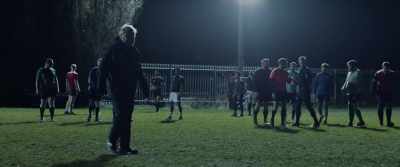 - Okay lads.
That's enough, let's go. - In from the Side